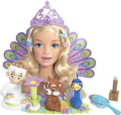 Scopri di più sull'articolo Barbie – Rossella canta e fammi bella, l’unico busto di bambola che può essere pettinata,truccata e che canta davvero