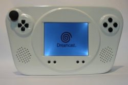 Scopri di più sull'articolo Dreamcast Portable: console dei sogni e tutta fan made!