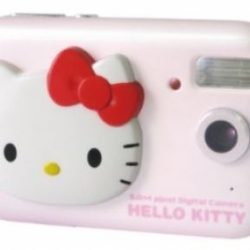 La stupenda ed originalissima fotocamera Exemode Hello Kitty DC 500