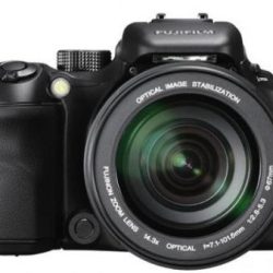 Fotocamera: Canon PowerShot SX100 IS, una fotocamera spettacolare.