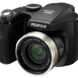 Fotocamera: Fujifilm Finepix S5800, la magia di una Bridge.