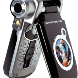 Telefono cellulare Grundig X5000: telefono o videocamera?