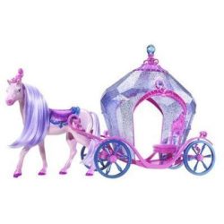 La Carrozza del Castello di Diamanti di Barbie, un mezzo che condurrà  in posti fatati tra luci e suoni