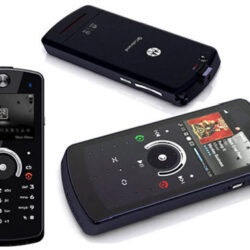 Motorola Rokr E8 la potenza della musica abbraccia la tecnologia mobile