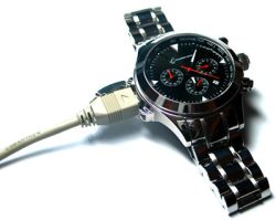 Scopri di più sull'articolo Mr Gadget Watch: orologio per PC con presa USB 2.0