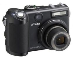 Scopri di più sull'articolo Fotocamera: Nikon COOLPIX P5100, la qualità  fatta fotocamera.