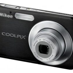 Fotocamera: Nikon COOLPIX S210, dal design elegante e raffinato.