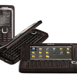Telefono cellulare Nokia E90: un mini Pc anche nelle sembianze