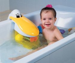 Scopri di più sull'articolo Pelly Fun,un divertente contenitore per i giochi galleggianti del bambino e che durante il bagno degli adulti può essere ruotato verso l’esterno