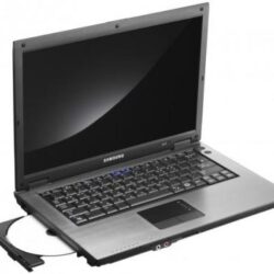 Notebook Samsung Q70, il portatile figlio della nuova piattaforma Santa Rosa firmata Samsung.
